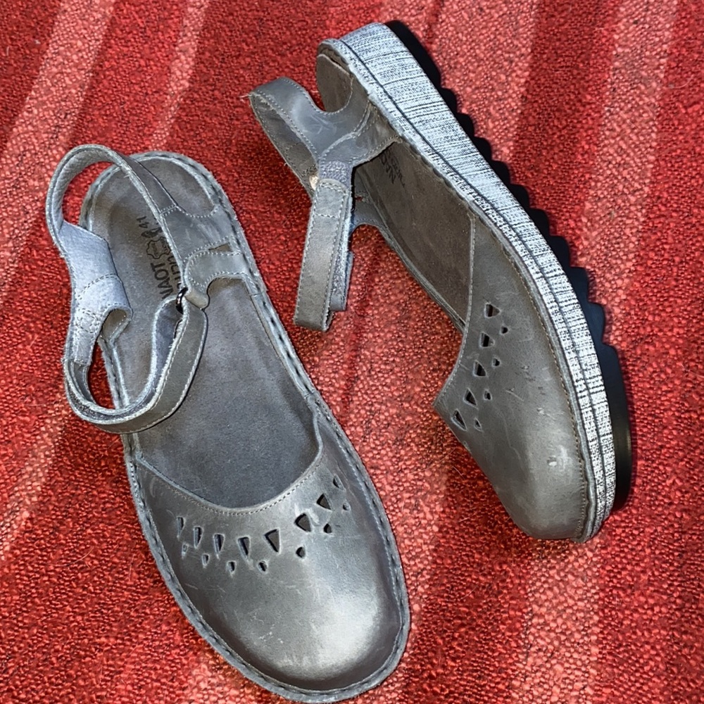 NAOT SHOES MARY JANE SZ 41 EU/ 10 USA